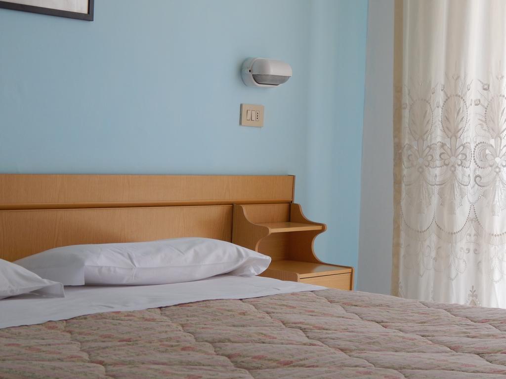קיאנצ'נו טרמה Hotel Vittoria מראה חיצוני תמונה