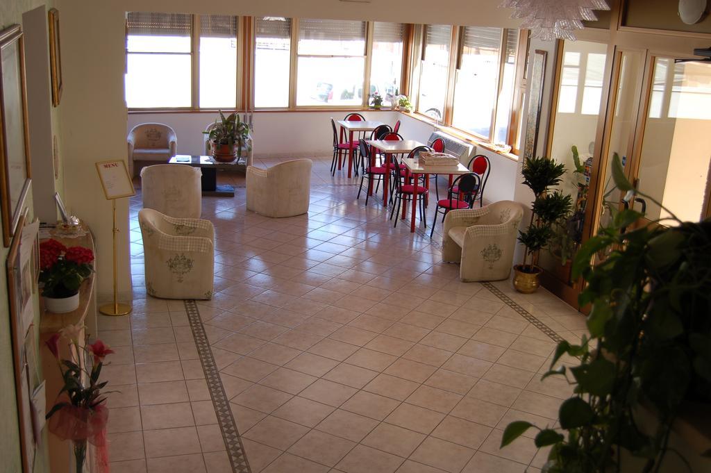 קיאנצ'נו טרמה Hotel Vittoria מראה חיצוני תמונה