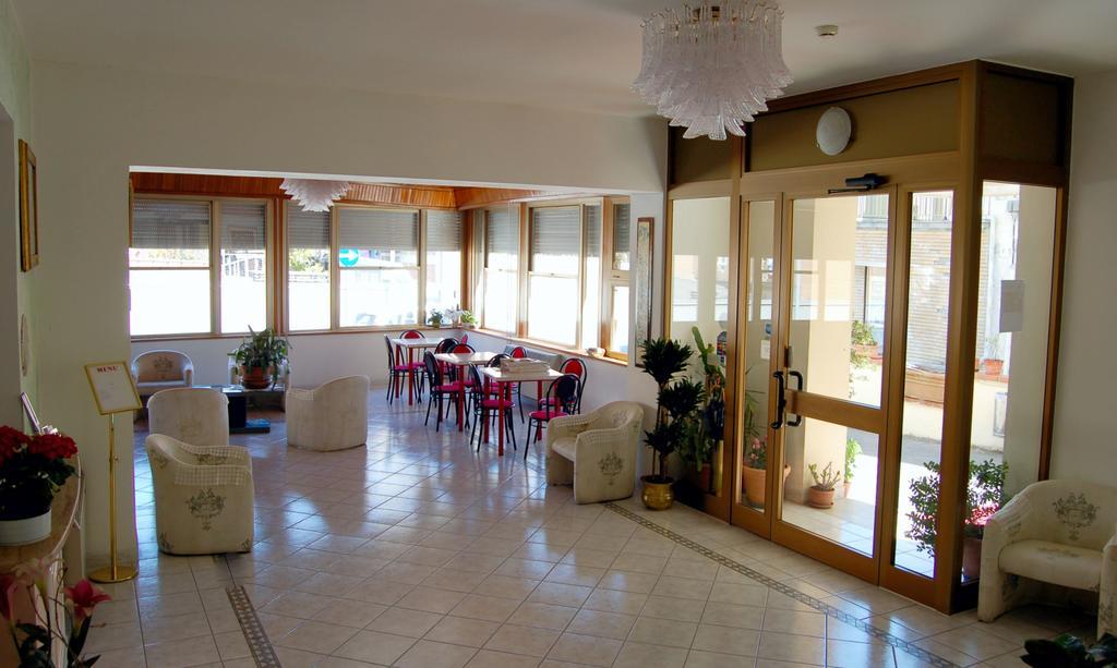 קיאנצ'נו טרמה Hotel Vittoria מראה חיצוני תמונה