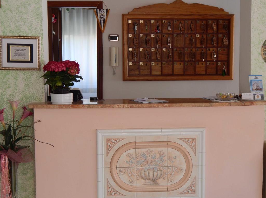 קיאנצ'נו טרמה Hotel Vittoria מראה חיצוני תמונה